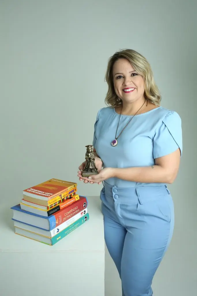 Dra. Denise – Perfil 4